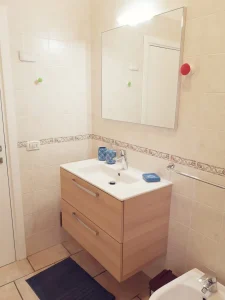 Bagno Appartamento Via Roma 02