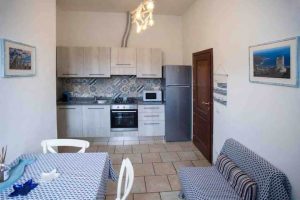 Cucina e Soggiorno Appartamento Via Roma 01